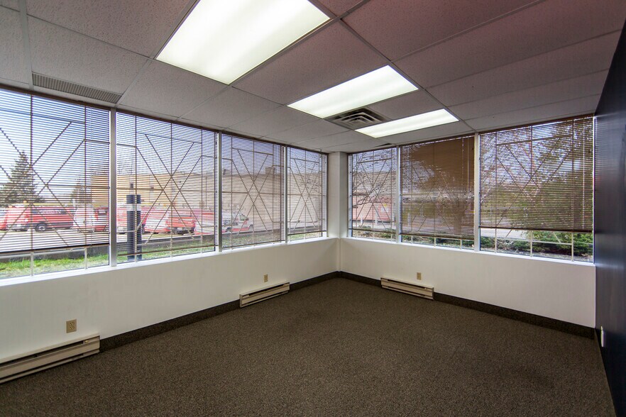 More Photos Of 308 Legget Dr, Ottawa Office For Lease