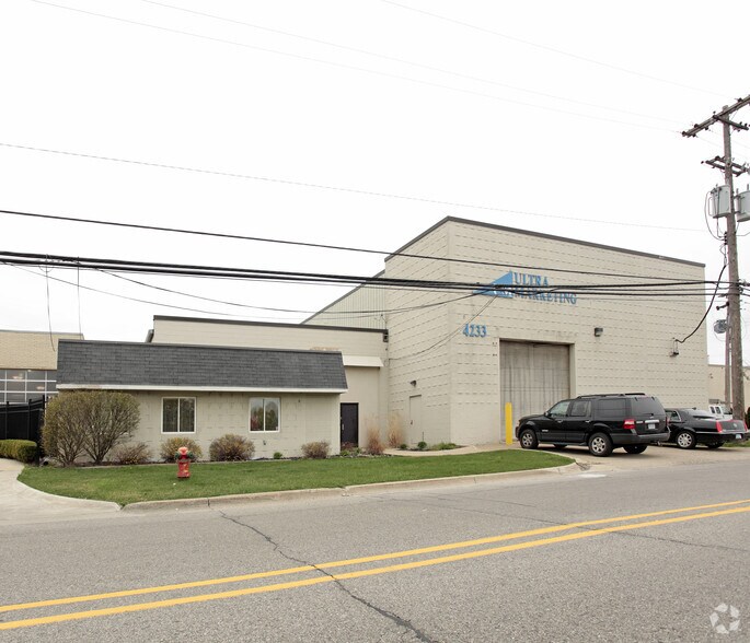 More Photos Of 4233 Delemere Blvd, Royal Oak Manufacturing For Lease