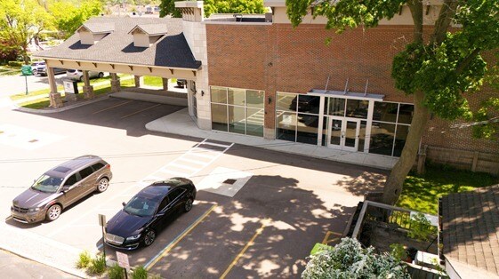More Photos Of 311 W University Dr, Rochester Freestanding For Lease