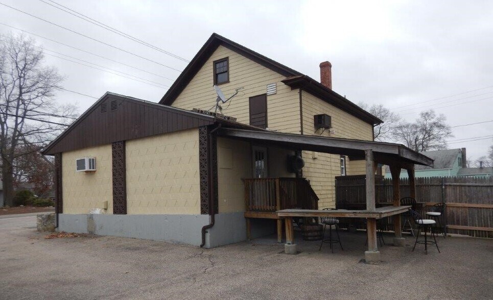 More Photos Of 354 Tiogue Ave, Coventry Restaurant For Sale