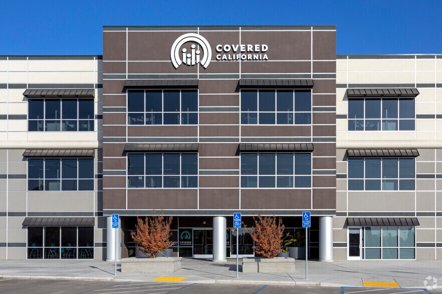 More Photos Of 247 E Nees Ave, Fresno Office For Lease