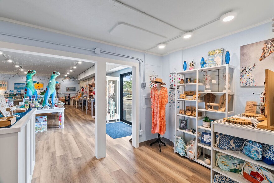 More Photos Of 1700 Highway 35 N, Rockport Storefront Retail Office For Sale