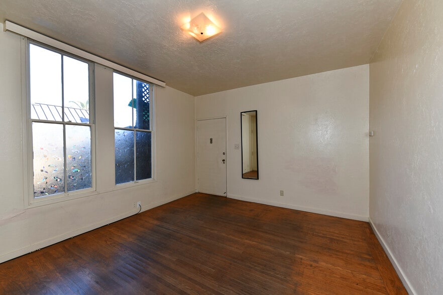 More Photos Of 1519 Main St, Napa Storefront Retail Residential For Sale