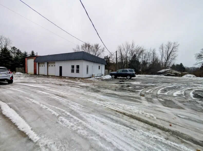 Primary Photo Of 431 E US Highway 6, Valparaiso Service For Sale