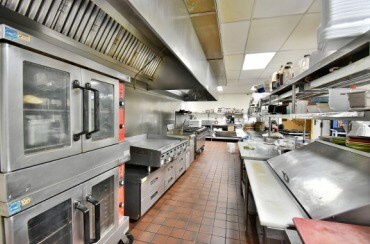 More Photos Of 1001 Division St, Waite Park Restaurant For Sale