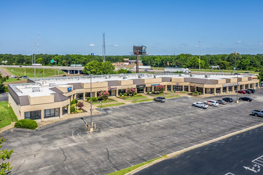 Primary Photo Of 6100-6126 Macon Rd, Memphis Storefront For Sale