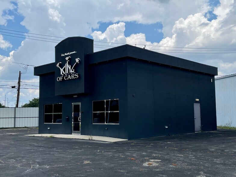 More Photos Of 1313 Shaver St, Pasadena Auto Dealership For Lease