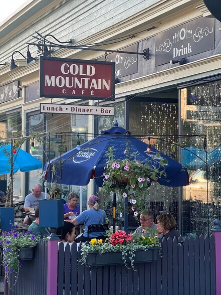 Primary Photo Of 2015 Main St, Bethlehem Restaurant For Sale