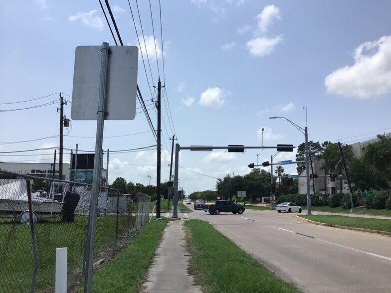 More Photos Of 921 Lawrence Rd, Kemah Industrial For Sale