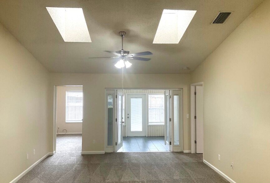 More Photos Of 5444 Conway Oaks Ct, Orlando Multifamily For Lease