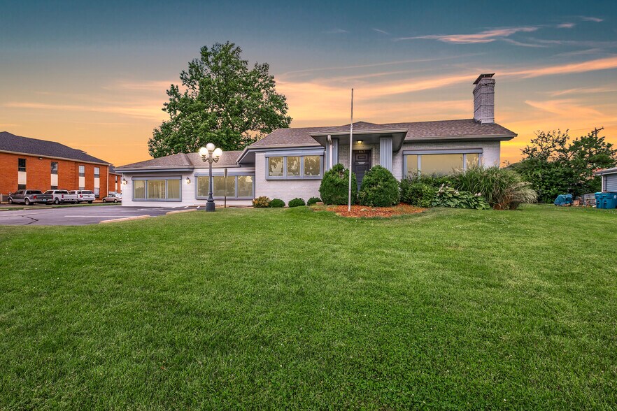 More Photos Of 4163 Crescent Dr, Saint Louis Medical For Sale