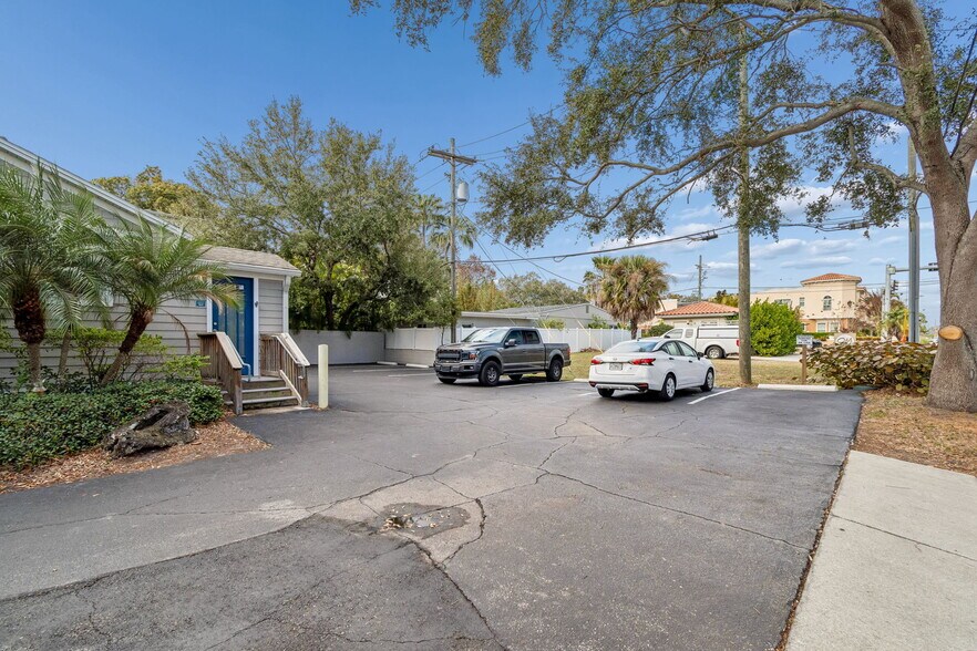 More Photos Of 3705 S Macdill Ave, Tampa Medical For Sale