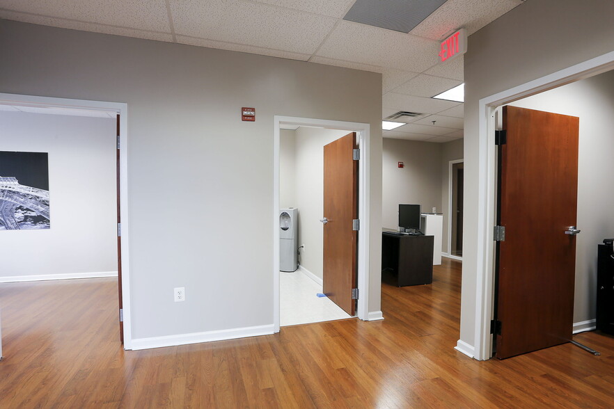 More Photos Of 19420 Golf Vista Plz, Leesburg Medical For Sale