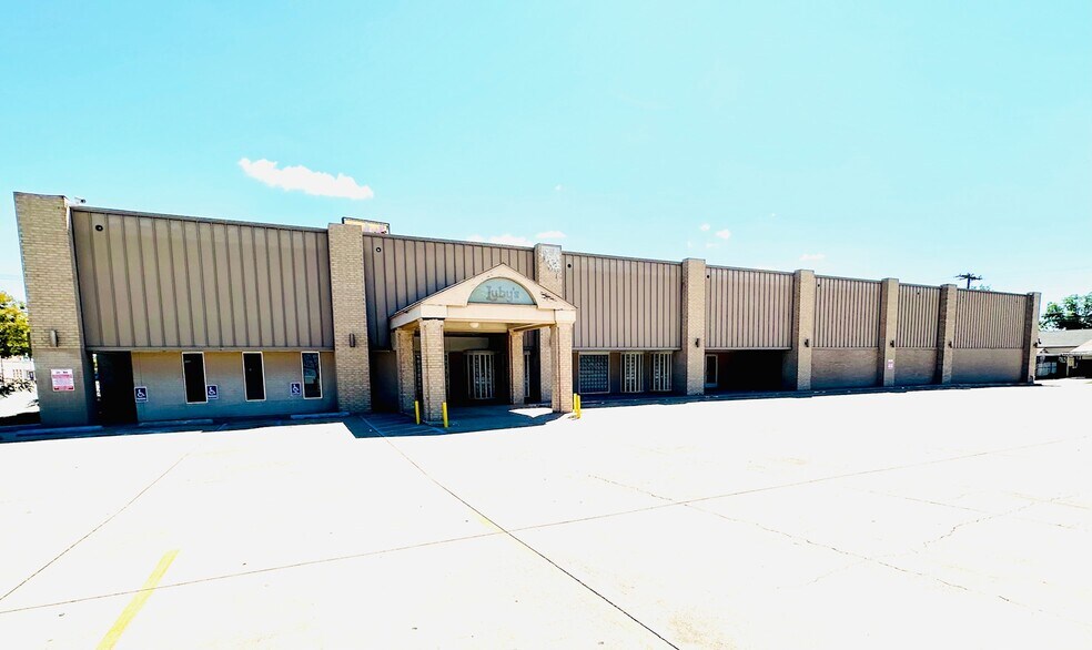 More Photos Of 1801 9th St, Wichita Falls General Retail For Sale