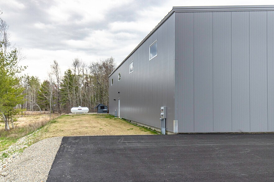 More Photos Of 18 Wing Dr, Argyle Twp Industrial For Lease