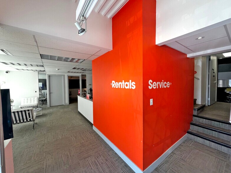 More Photos Of 1457-1469 Venables St, Vancouver Showroom For Lease