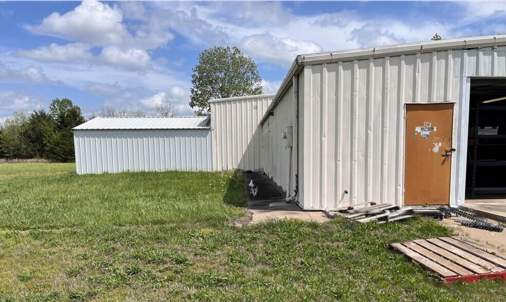 More Photos Of 2428 N US Highway 169, Coffeyville Industrial For Sale