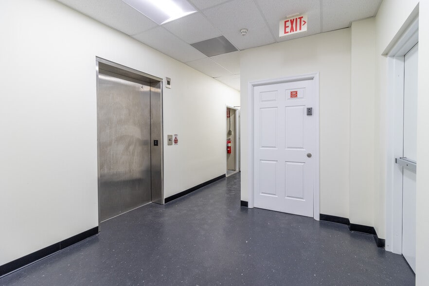 More Photos Of 13990-13994 Baltimore Ave, Laurel Medical For Lease