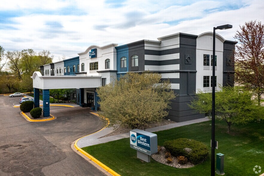 Primary Photo Of 970 Helena Ave N, Oakdale Hotel For Sale