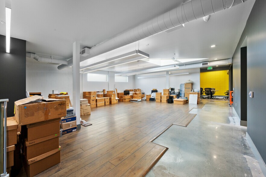 More Photos Of 953 N Cole Ave, Los Angeles Office For Lease