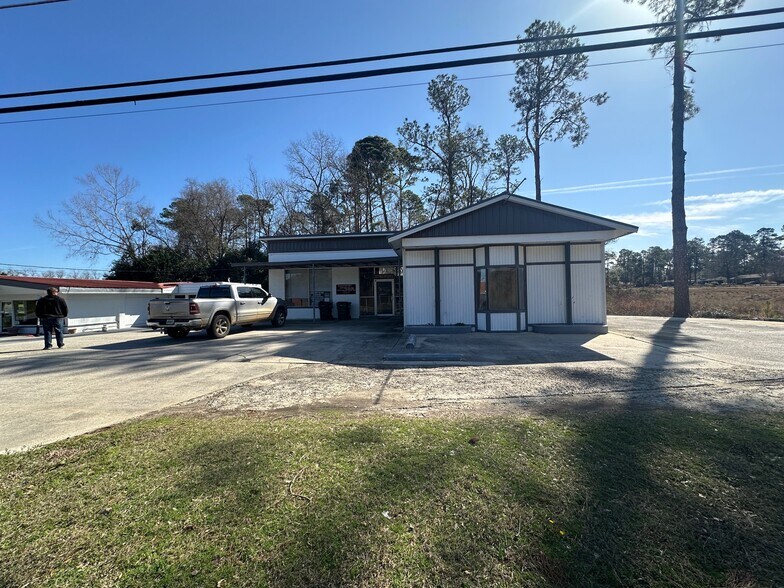 More Photos Of 613 W Ogeechee St, Sylvania Storefront For Sale