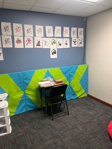 More Photos Of 2495 S Walnut Street Pike, Bloomington Office Residential For Lease