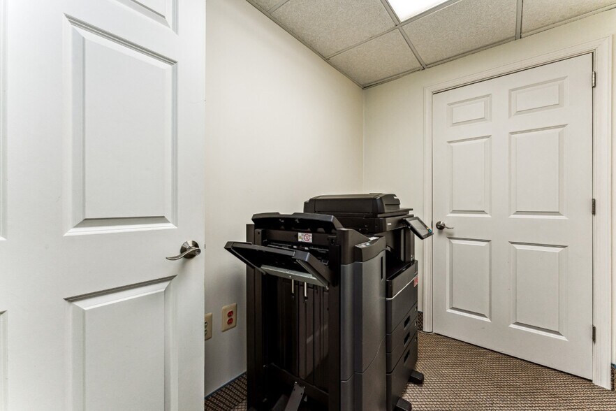 More Photos Of 10474 Armstrong St, Fairfax Medical For Sale