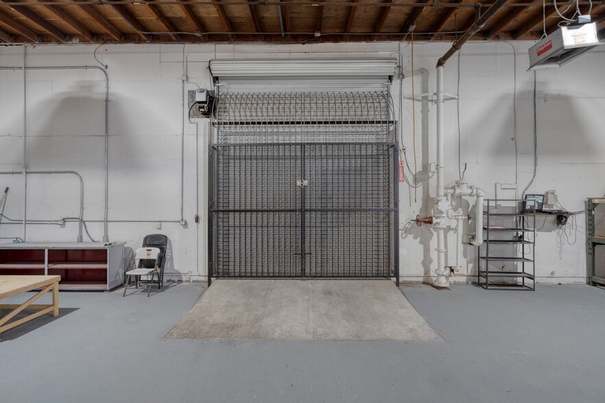More Photos Of 320 Kentucky St, Bakersfield Manufacturing For Sale