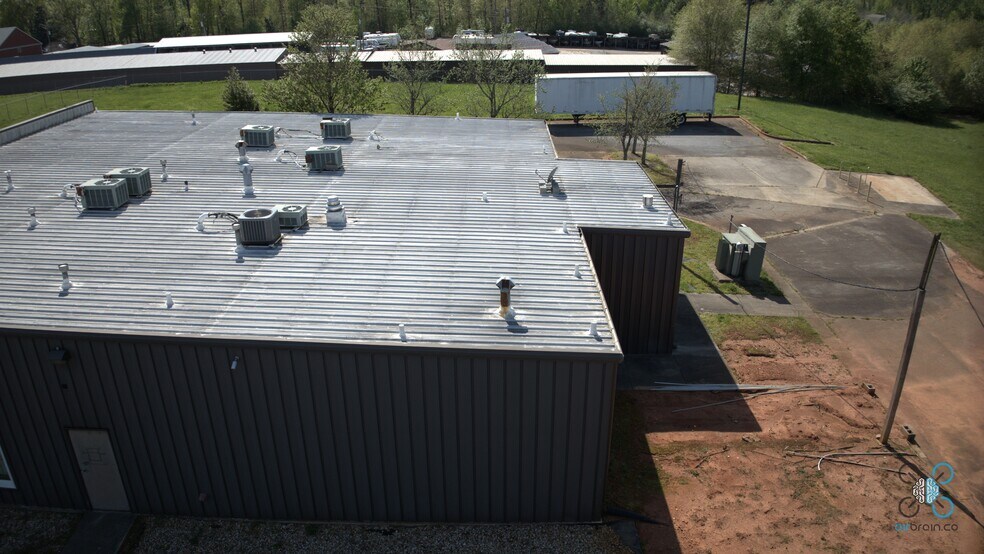 More Photos Of 3455 Keith Bridge Rd, Cumming Freestanding For Sale