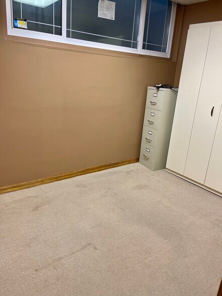 More Photos Of 554 Larkfield Rd, East Northport Medical For Sale