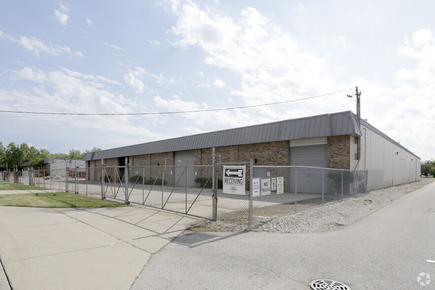 Primary Photo Of 700-750 S Chestnut Ave, Park City Distribution For Lease