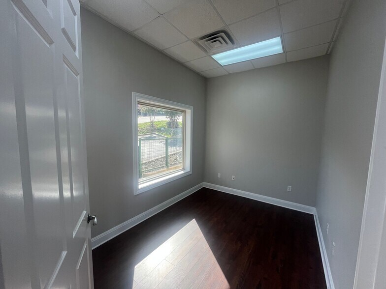 More Photos Of 20500 Fm 1431, Lago Vista Loft Creative Space For Lease