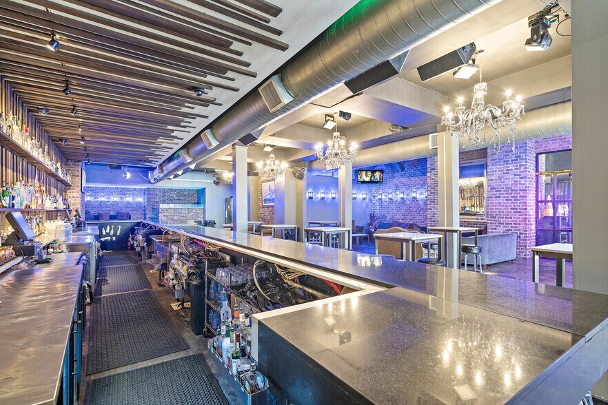 More Photos Of 809 Congress St, Houston Restaurant For Sale