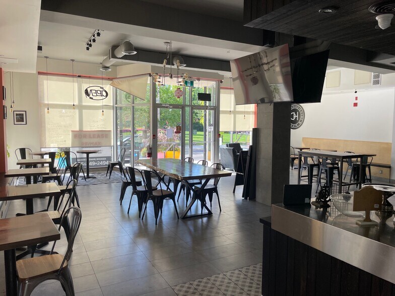 More Photos Of 62-68 King St W, Oshawa Storefront Retail Residential For Lease