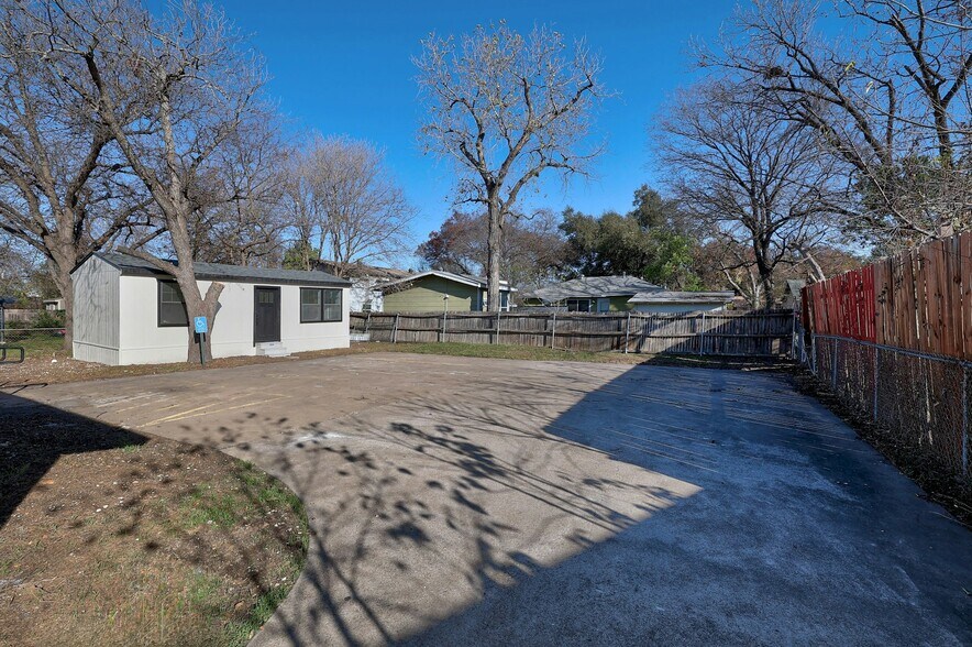 More Photos Of 2028 W Ben White Blvd, Austin Office For Lease