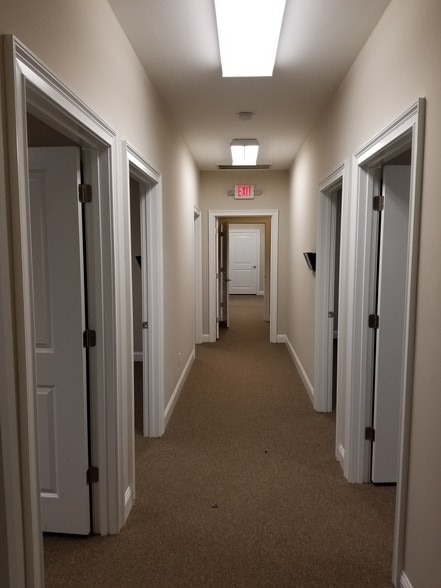 More Photos Of 1018 Highway 80 W, Pooler Showroom For Lease