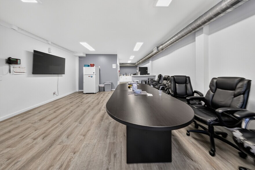 More Photos Of 20847 Sherman Way, Canoga Park Office For Sale