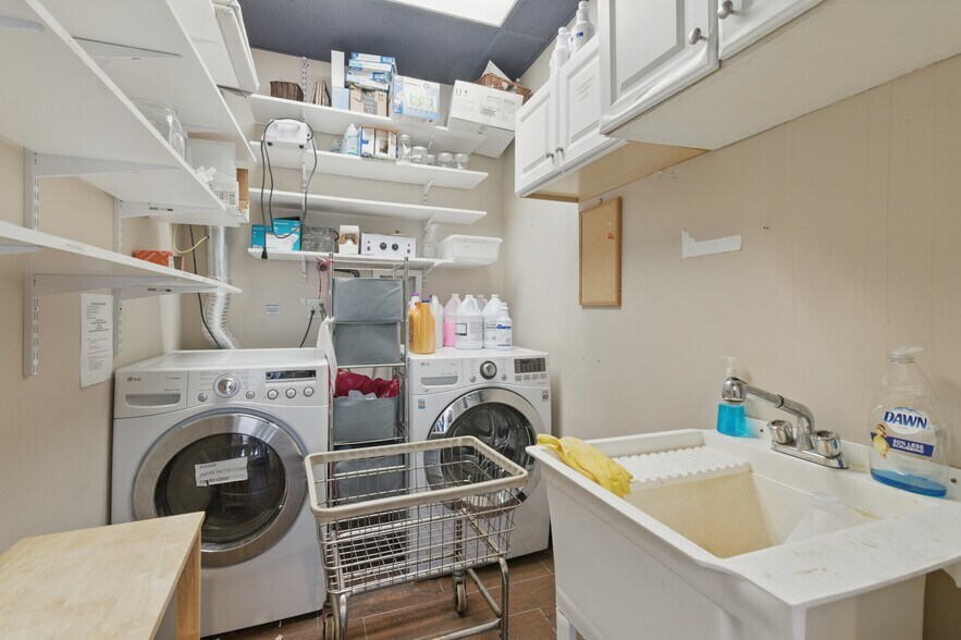 More Photos Of 267 Main St, Nyack General Retail For Sale