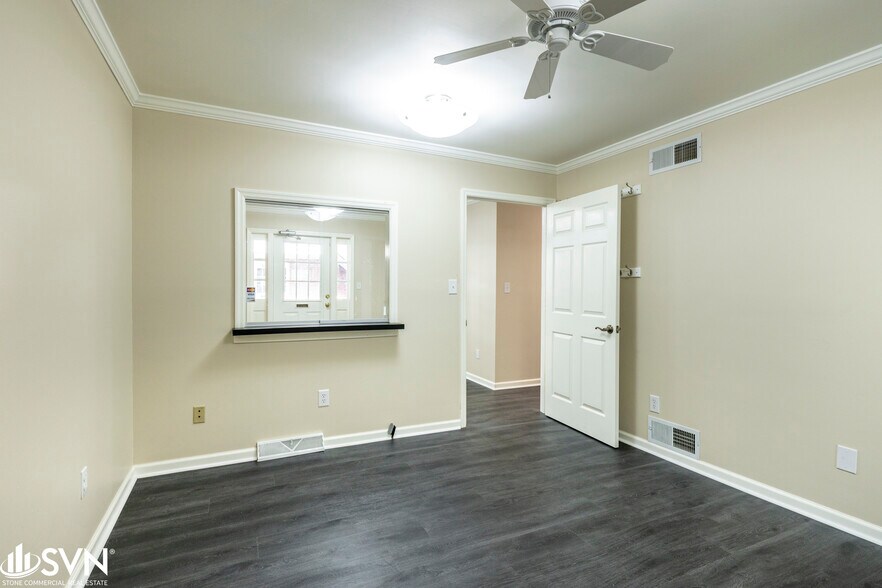 More Photos Of 274 Southland Dr, Lexington Office For Sale