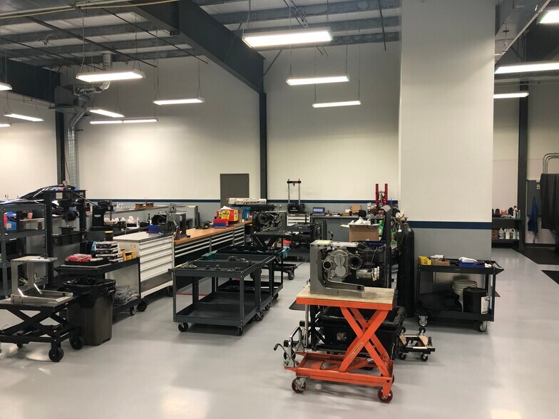 More Photos Of 114 Venture Dr, Pataskala Warehouse For Lease