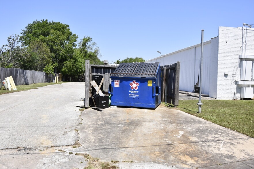 More Photos Of 550 FM 1959 Rd, Houston Storefront Retail Office For Lease