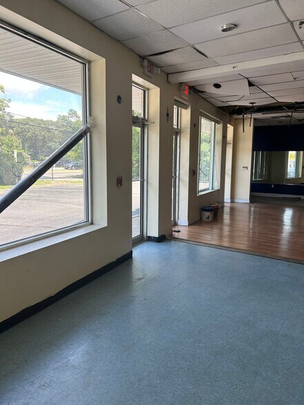 More Photos Of 200-232 Middle Country Rd, Middle Island General Retail For Lease
