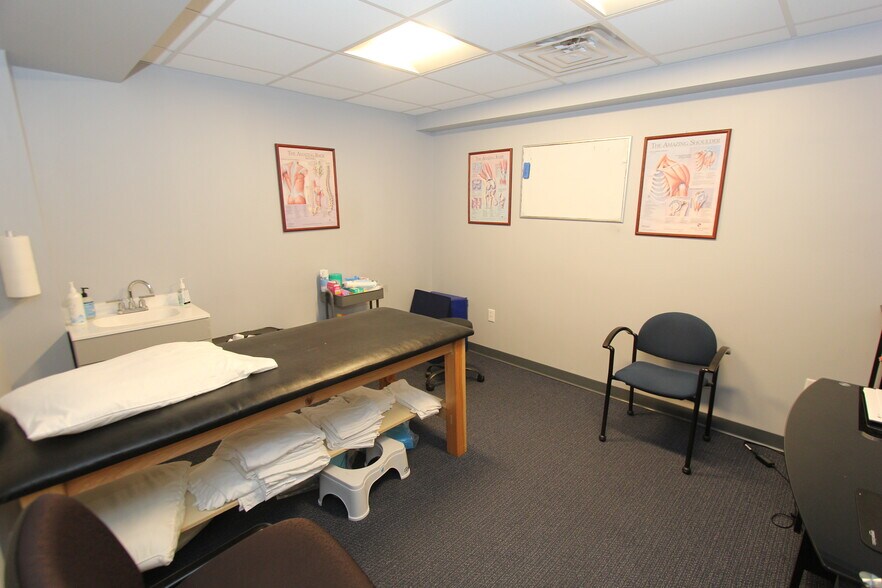 More Photos Of 1225 Atlantic Ave, Rochester Office For Lease