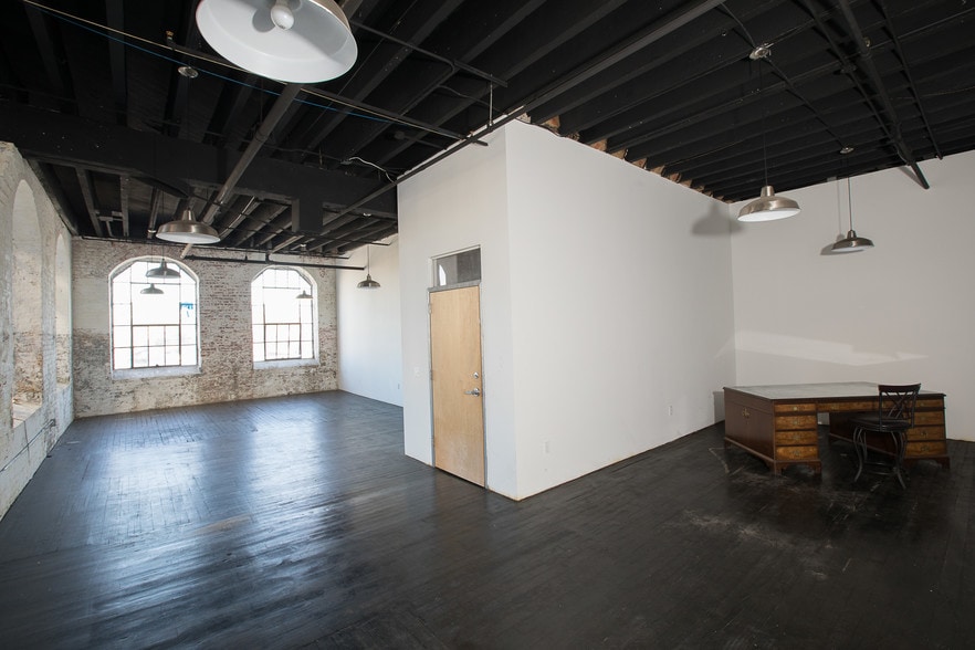 More Photos Of 70 Spruce St, Paterson Warehouse For Sale