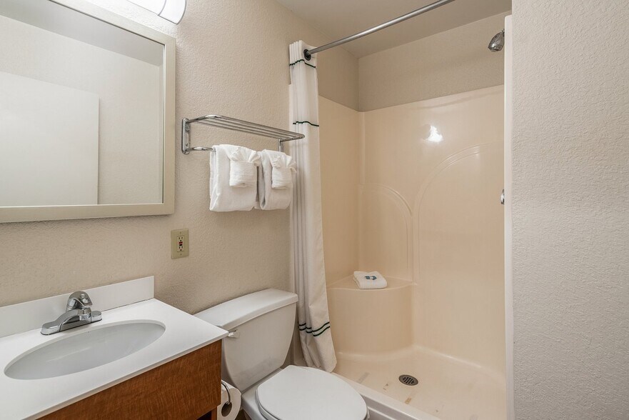 More Photos Of 12803 E Sprague Ave, Spokane Valley Hospitality For Sale