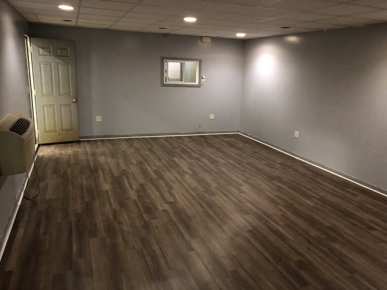 More Photos Of 219 Navarre Rd SW, Canton Warehouse For Sale