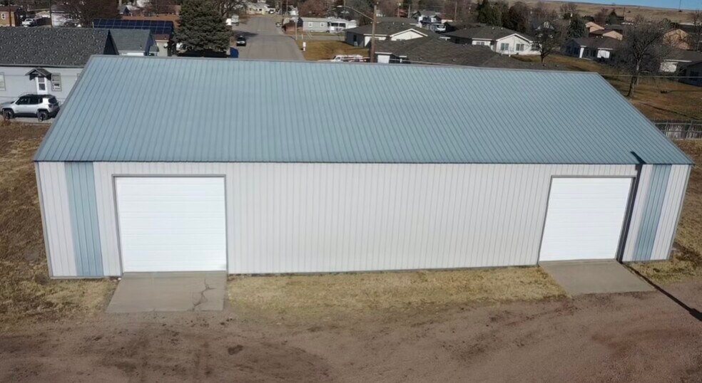 More Photos Of 1305 1st st, Ogallala Flex For Lease