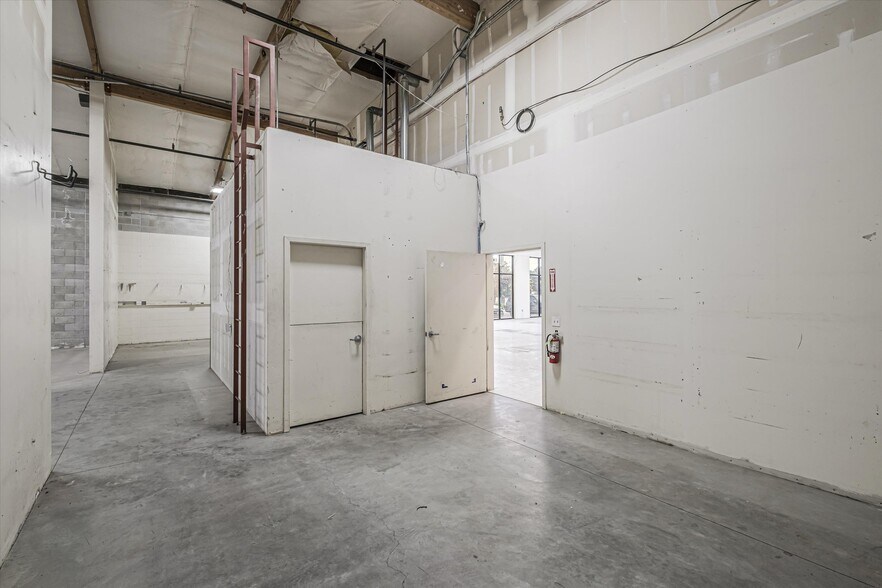 More Photos Of 3545 Soquel Dr, Soquel Auto Repair For Lease