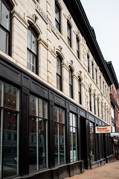 More Photos Of 105 Main St, Bangor Apartments For Lease