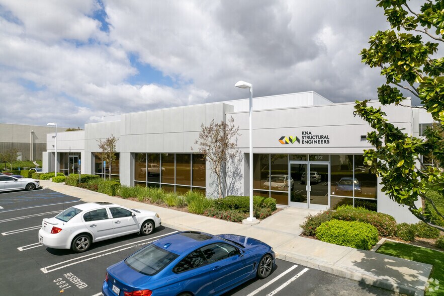 More Photos Of 9935-9959 Muirlands Blvd, Irvine Showroom For Sale